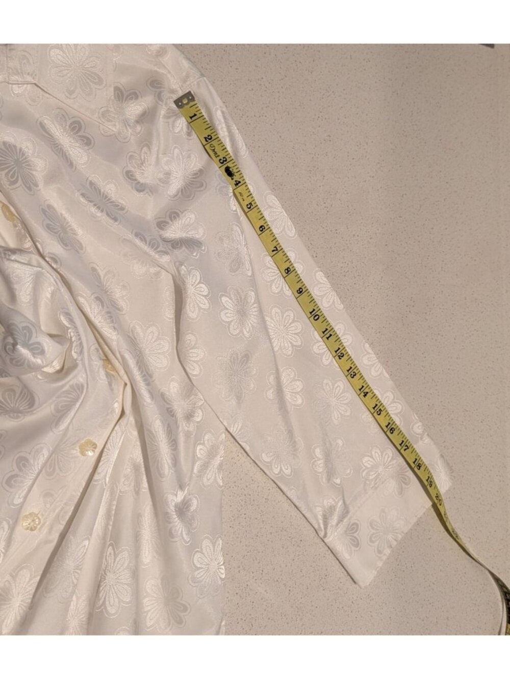 Foxcroft Wrinkle-Free White Floral Button-Up Shirt Flower Buttons Sz 16 Cotton - Picture 11 of 16